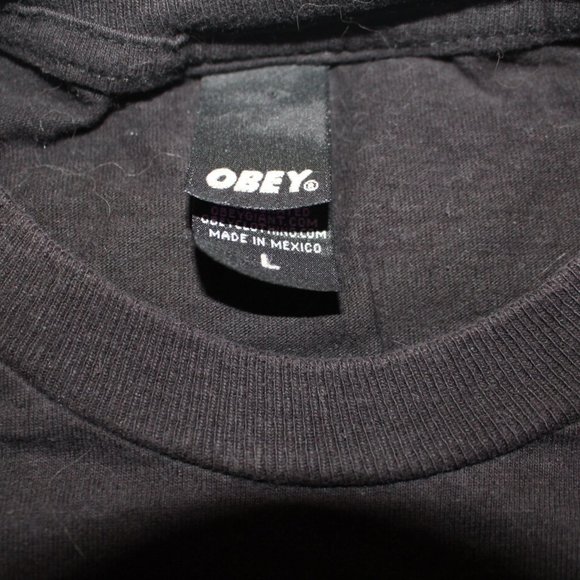 Obey T-shirt - Picture 3 of 3